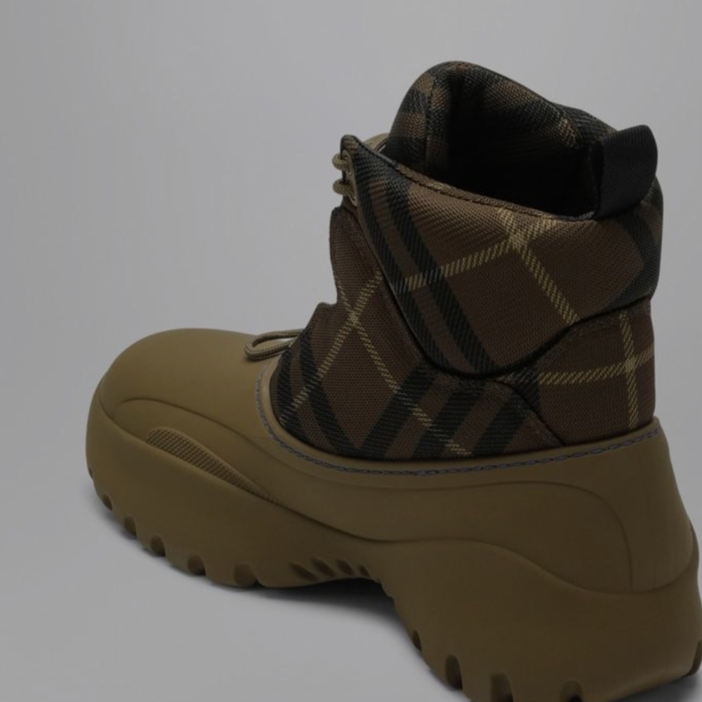 Burberry - Check Scoot Trek Furrow Boots NIB - Picture 7 of 9